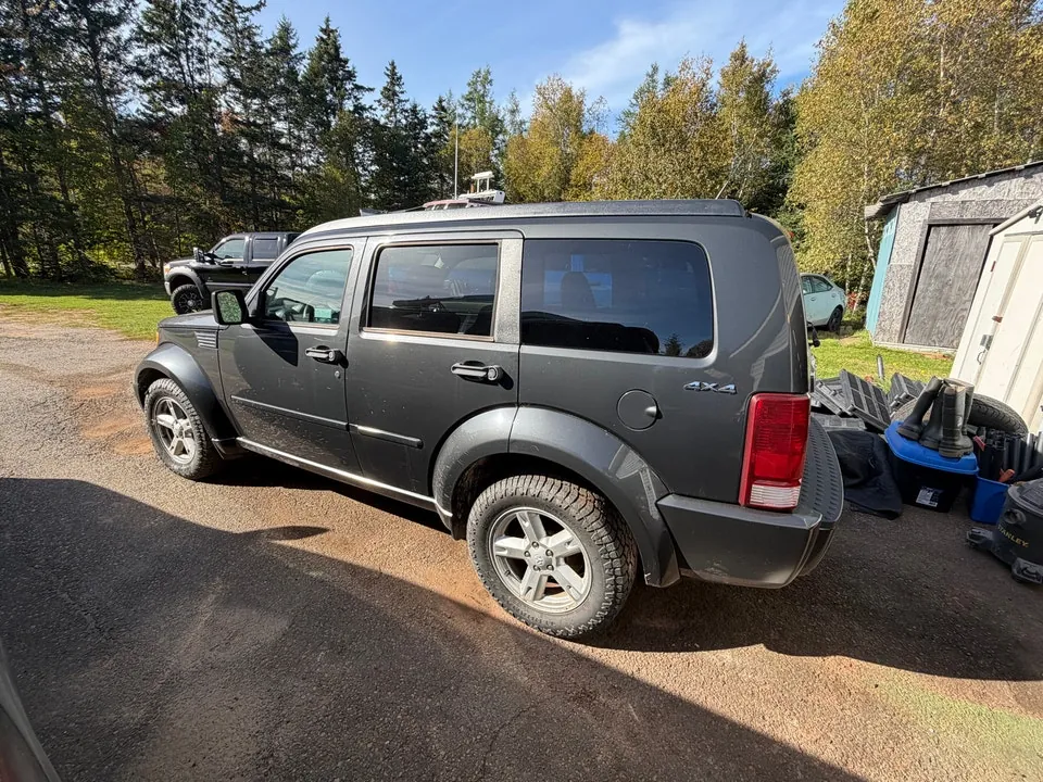 Dodge Nitro 2011 photo 3