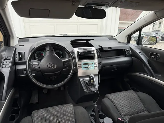 Toyota Corolla Verso 2006 photo 4