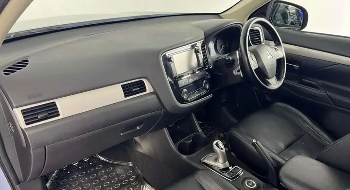 Mitsubishi Outlander 2014 photo 5