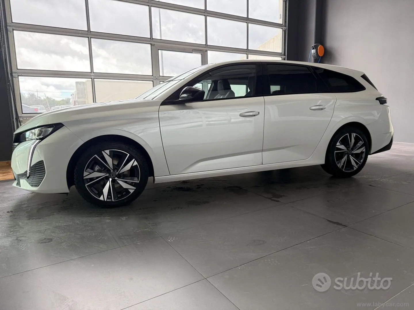 Peugeot 308 2022 photo 2