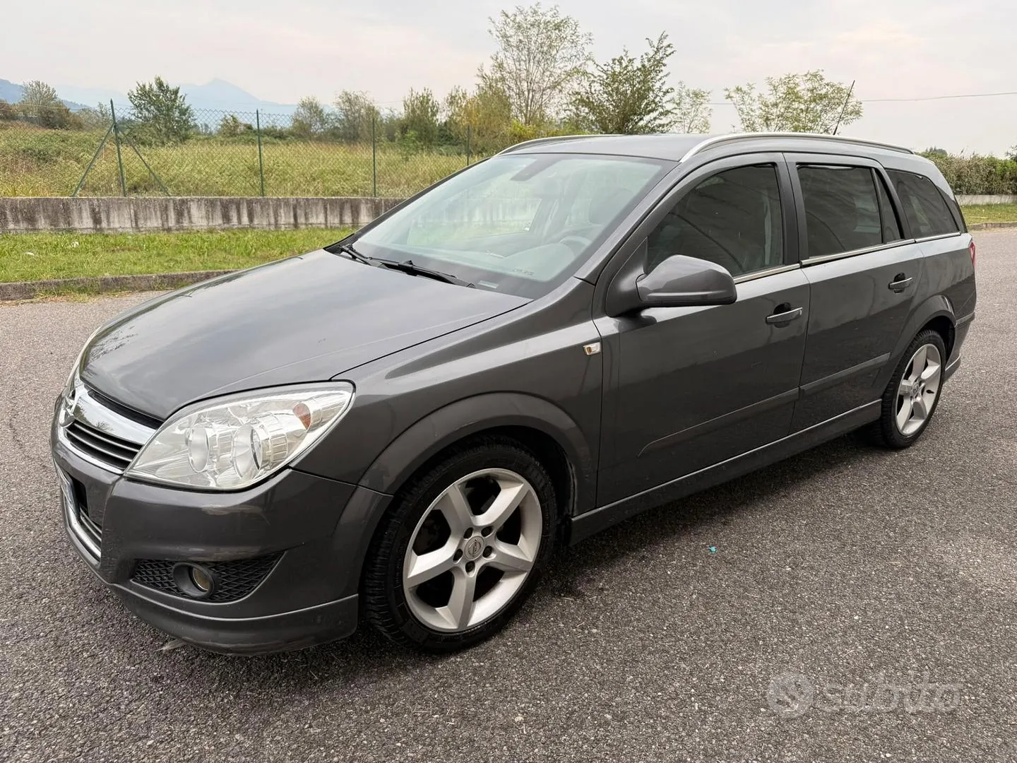 Opel Astra 2010 photo 3