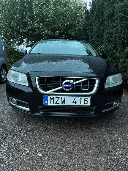 Volvo V70 2011 photo 2