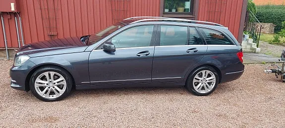 Mercedes-Benz C220 2013 photo 2