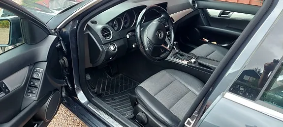 Mercedes-Benz C220 2013 photo 5