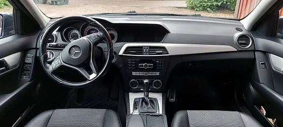 Mercedes-Benz C220 2013 photo 4