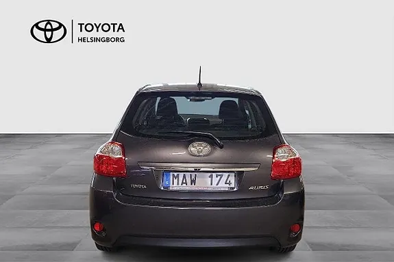 Toyota Auris 2011 photo 4