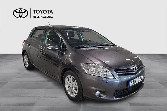 Toyota Auris 2011 photo 3