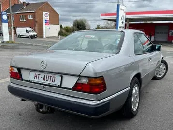 Mercedes-Benz E-Class 1992 photo 3