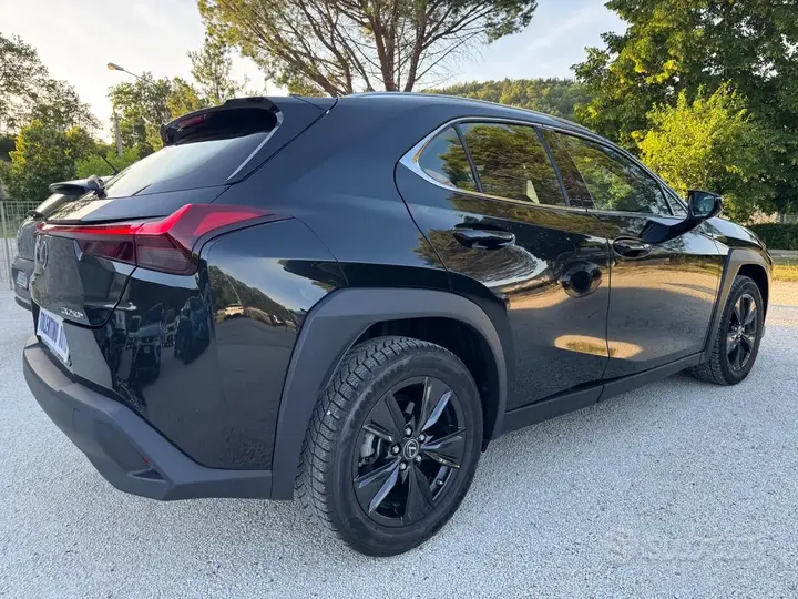 Lexus Ux 2024 photo 4