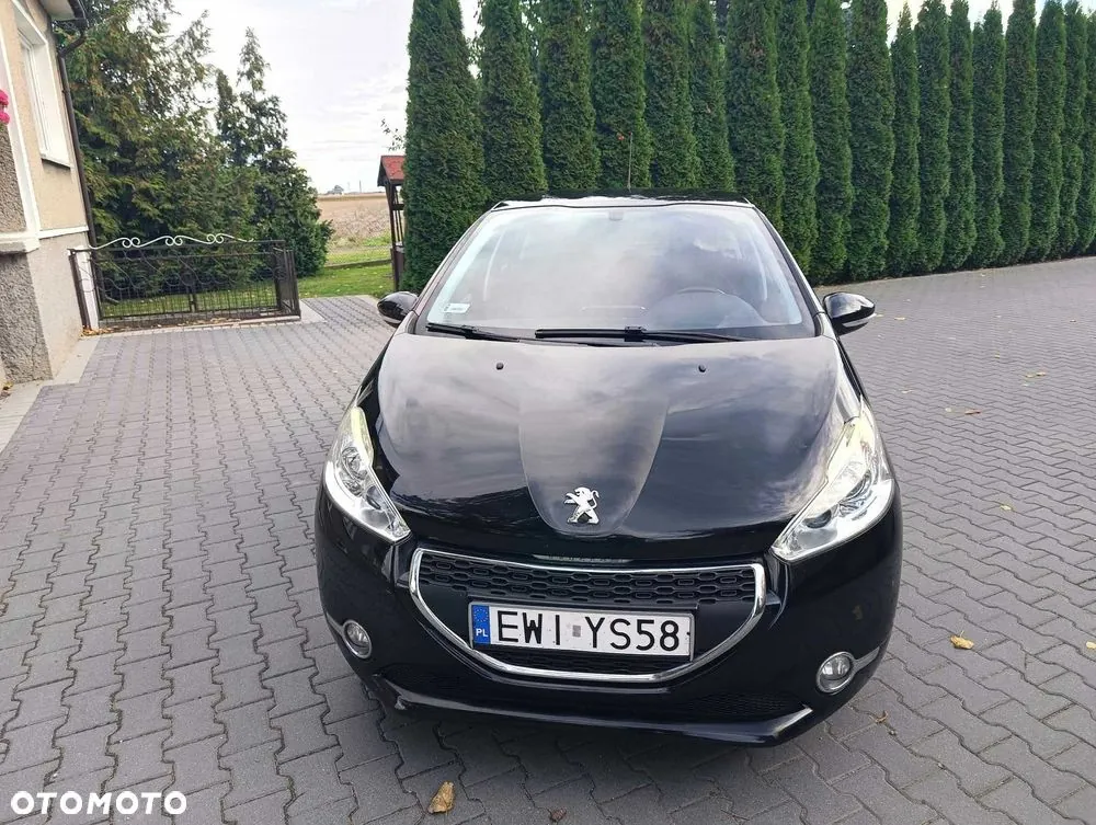 Peugeot 208 2015 photo 2