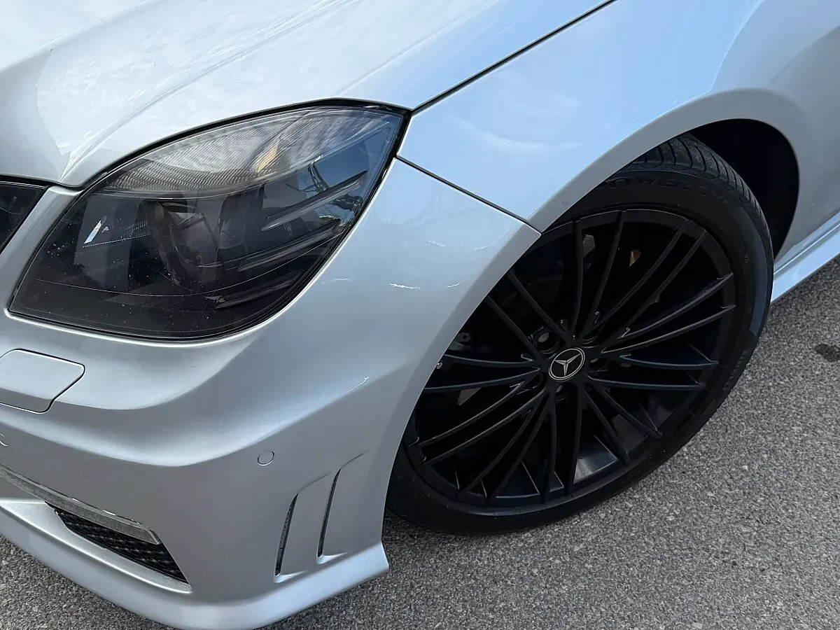 Mercedes-Benz E-Class 2011 photo 3
