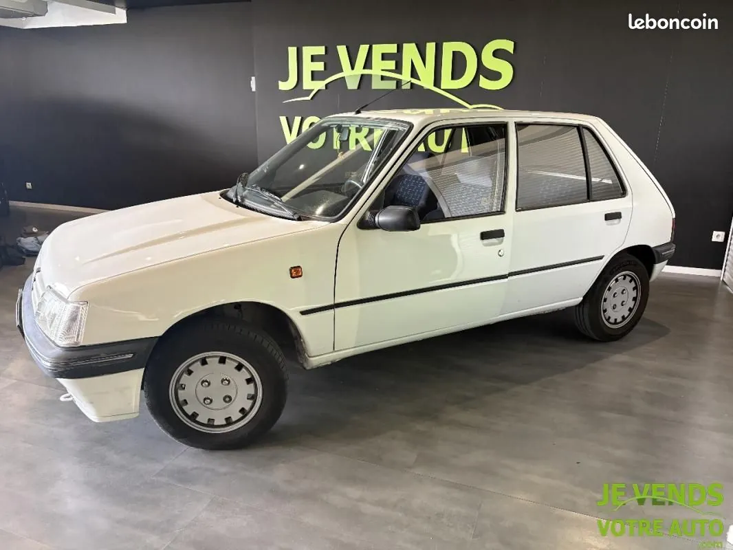 Peugeot 205 1996 photo 3