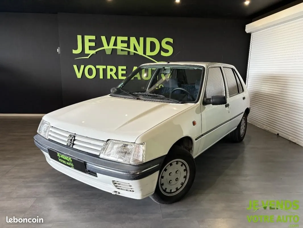 Peugeot 205