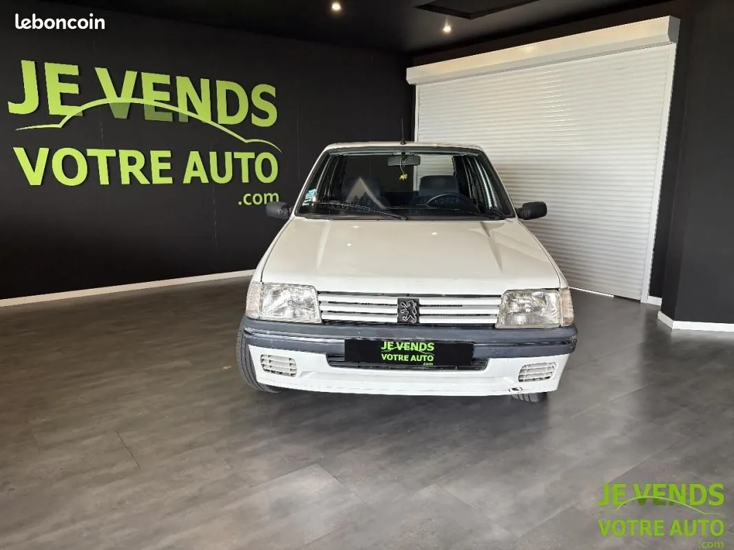 Peugeot 205 1996 photo 2
