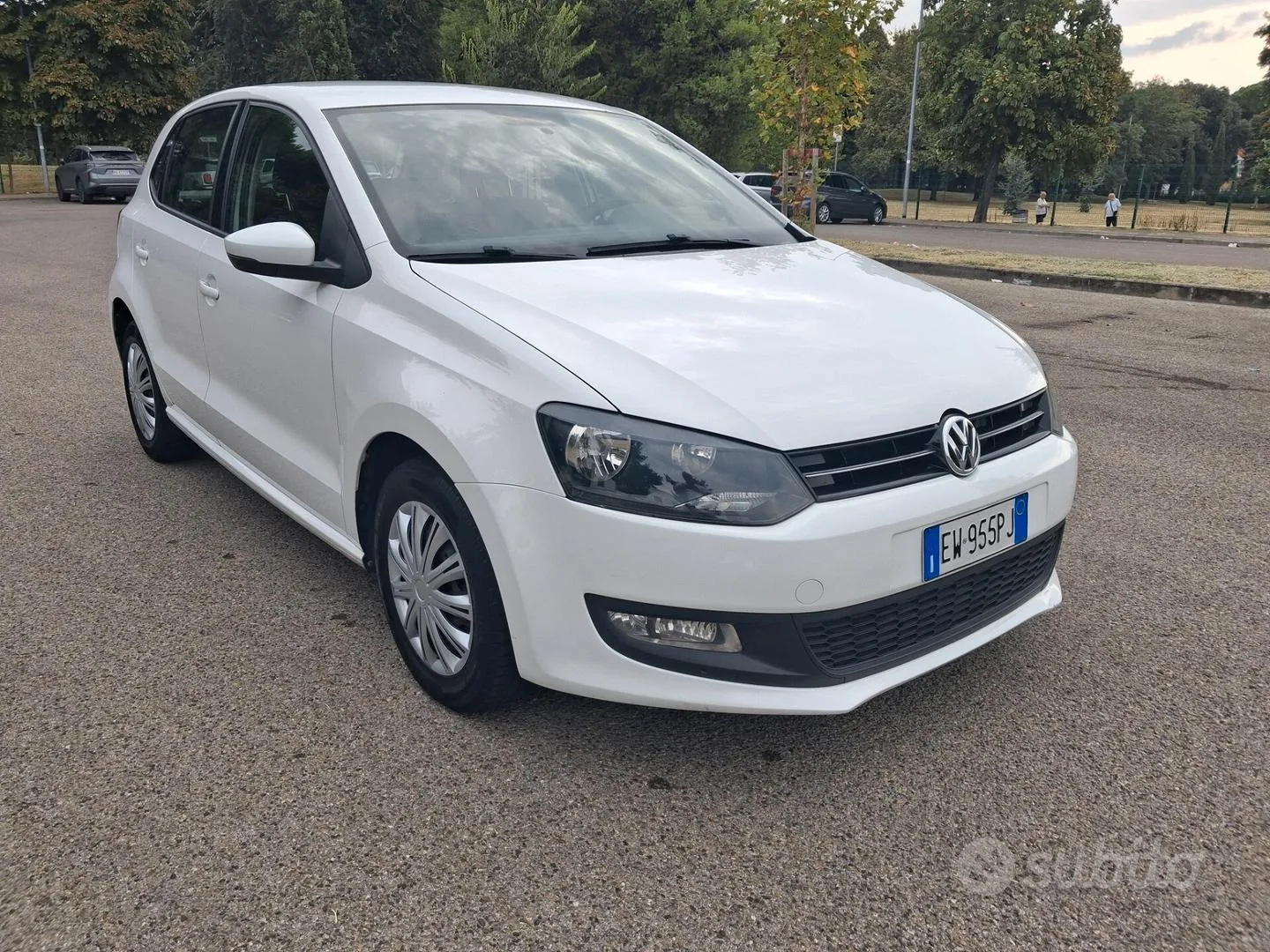 Volkswagen Polo 2014 photo 2