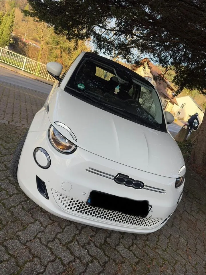 Fiat 500E