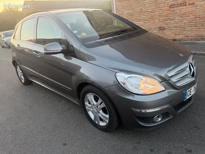 Mercedes-Benz B-Class 2008 photo 2