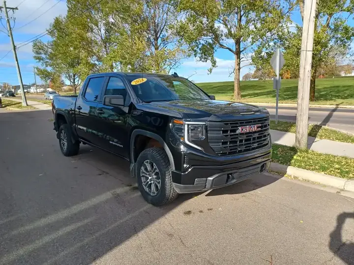 GMC Sierra 1500 2024 photo 3