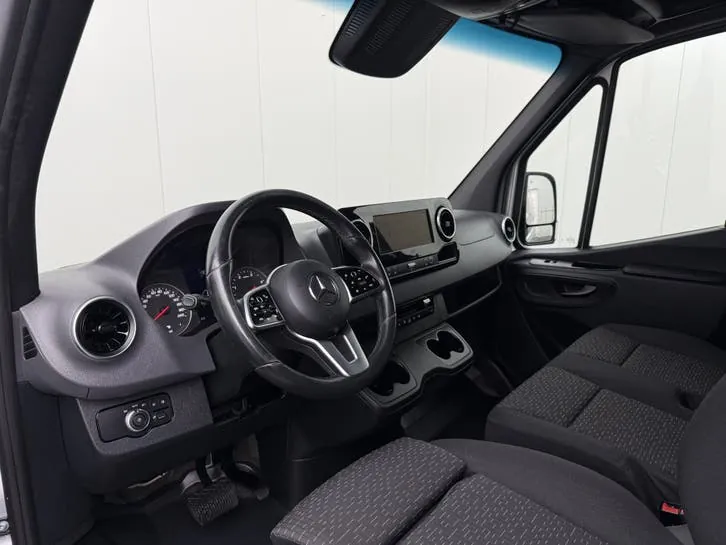 Mercedes-Benz Sprinter 2024 photo 3