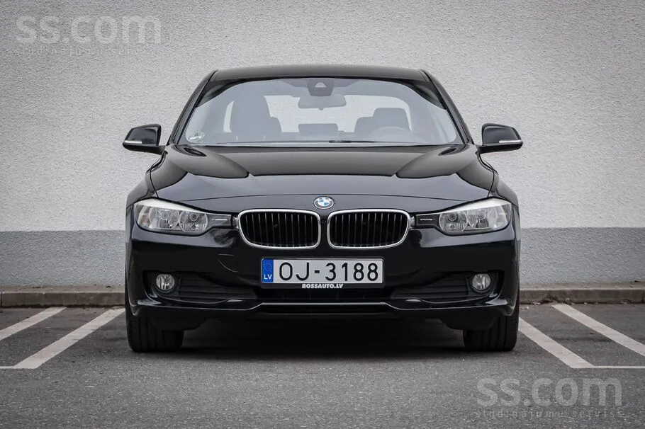 BMW 318D 2012 photo 2