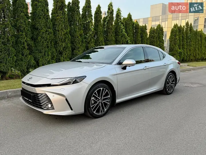Toyota Camry 2025 photo 3