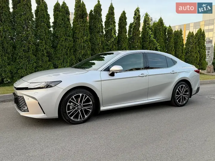 Toyota Camry 2025 photo 5