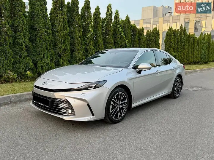 Toyota Camry 2025 photo 2