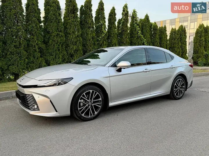 Toyota Camry 2025 photo 4