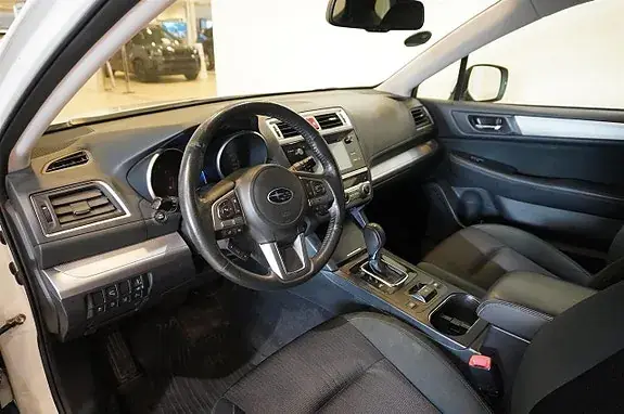 Subaru Outback 2017 photo 2