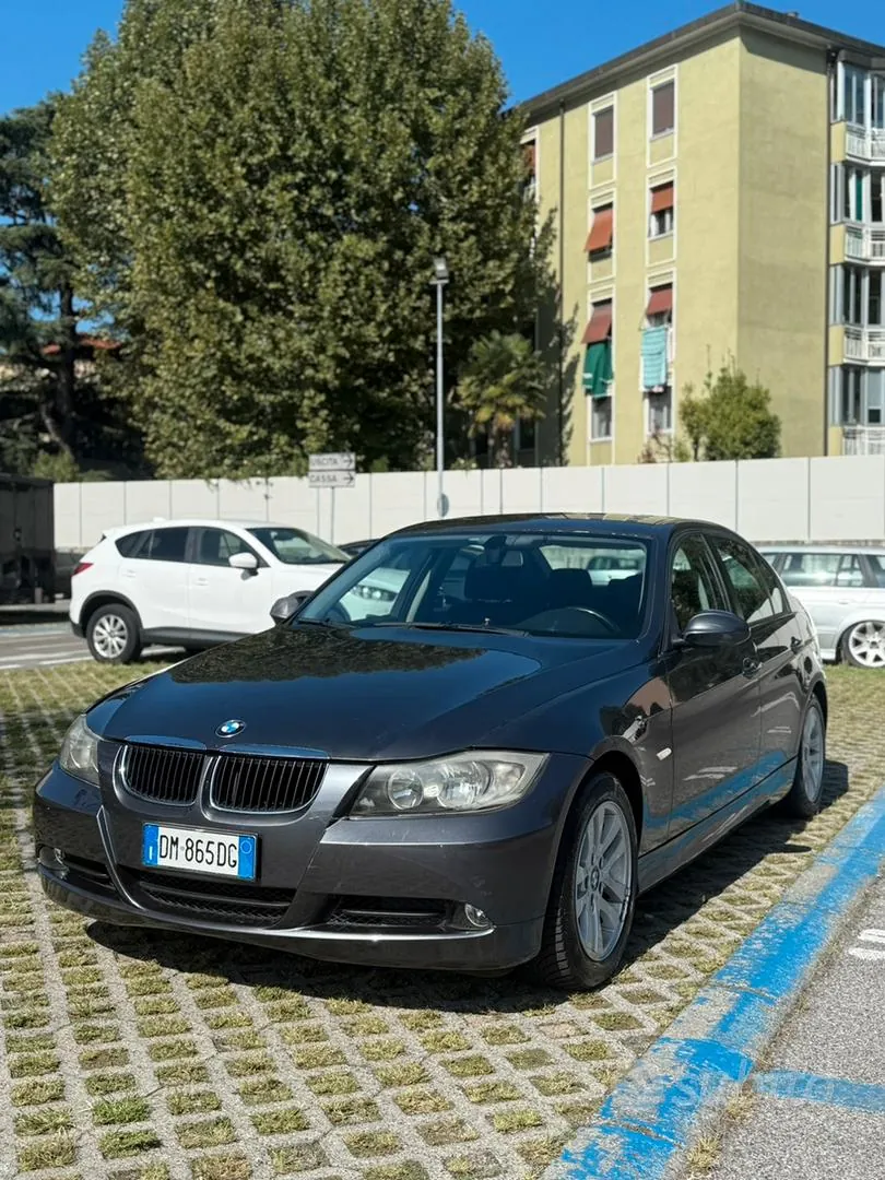 BMW 320I 2008 photo 2