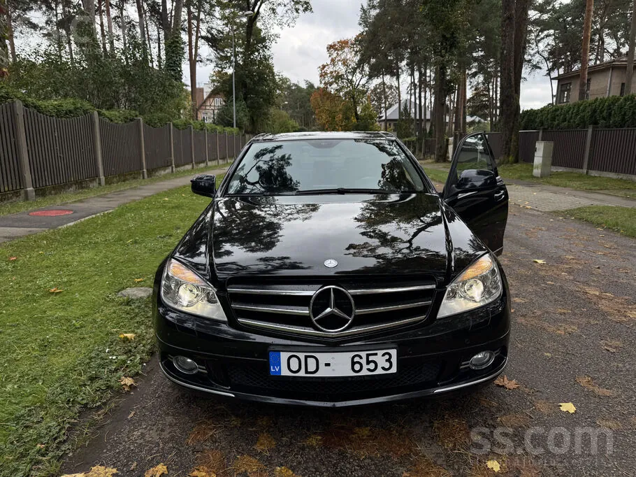 Mercedes-Benz C320