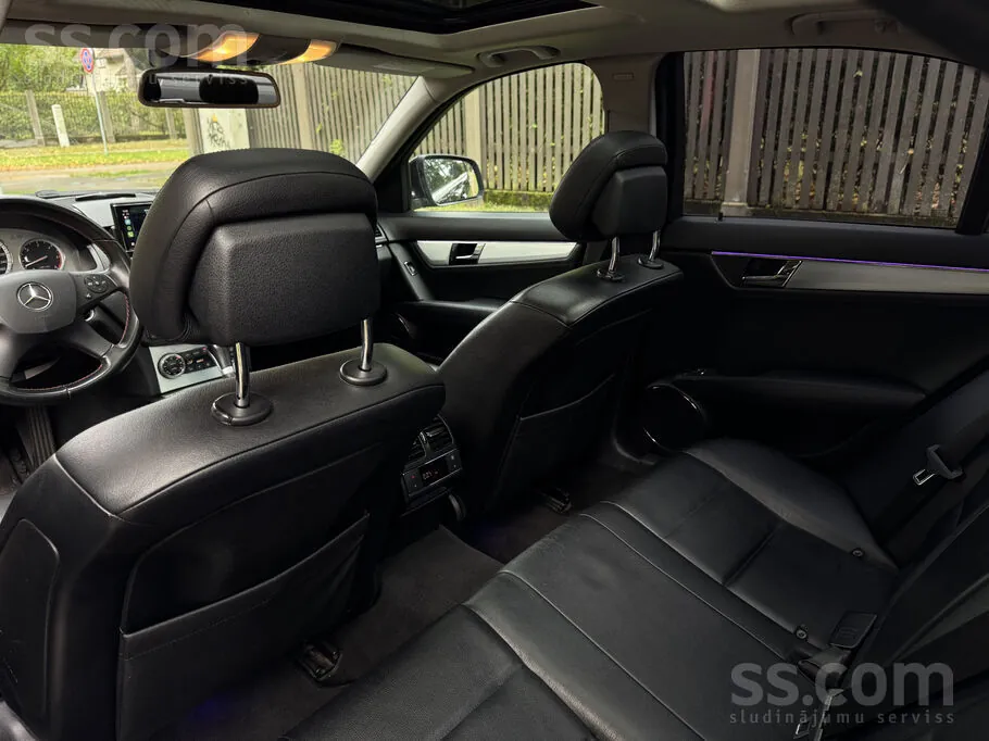Mercedes-Benz C320 2007 photo 4
