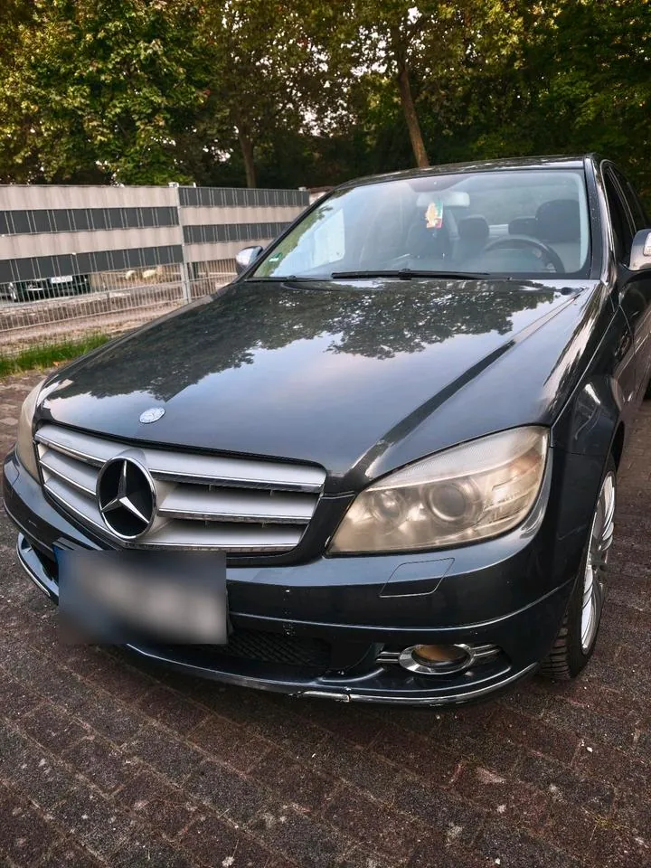 Mercedes-Benz C220