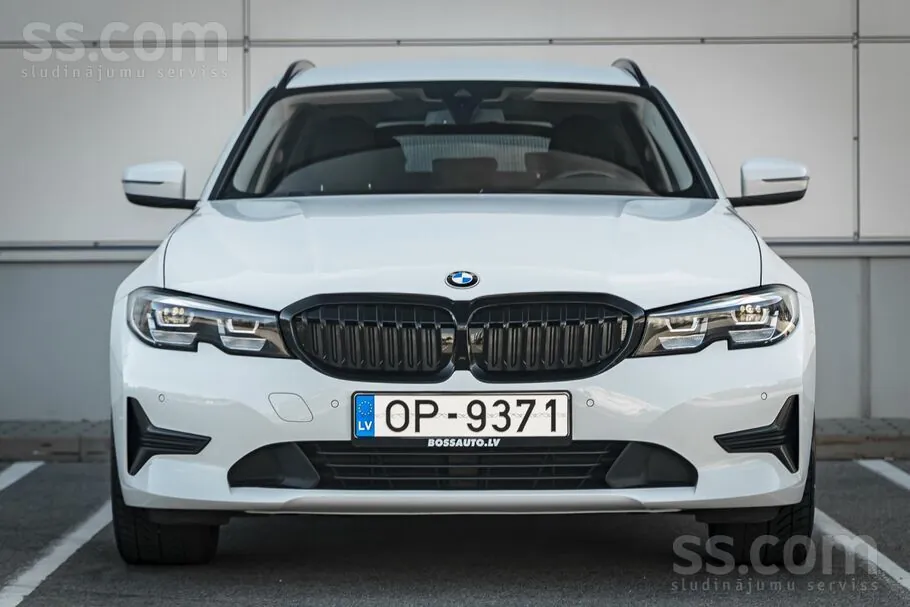 BMW 318D 2020 photo 2