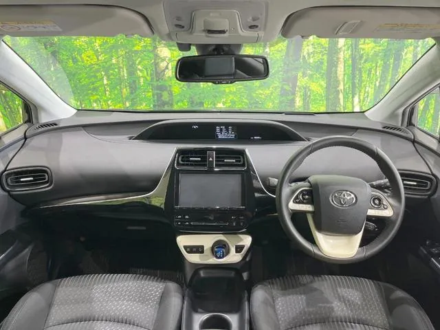 Toyota Prius 2017 photo 2