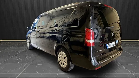 Mercedes-Benz V220 2015 photo 3