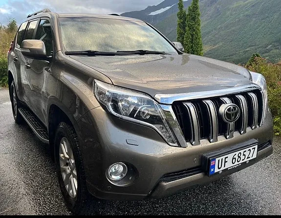Toyota Land Cruiser 2015 photo 2
