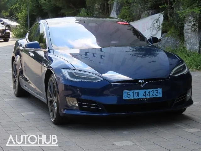 Tesla Model S 2019 photo 2