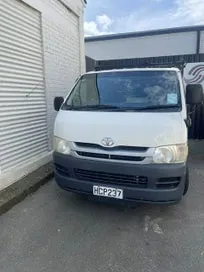Toyota Hiace 2008 photo 2