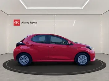 Toyota Yaris 2023 photo 3