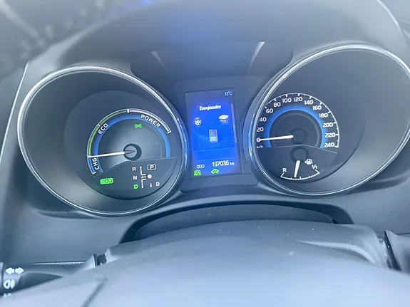 Toyota Auris 2015 photo 2