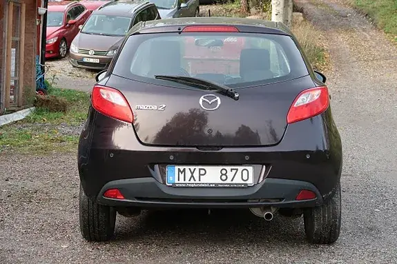 Mazda 2 2010 photo 4
