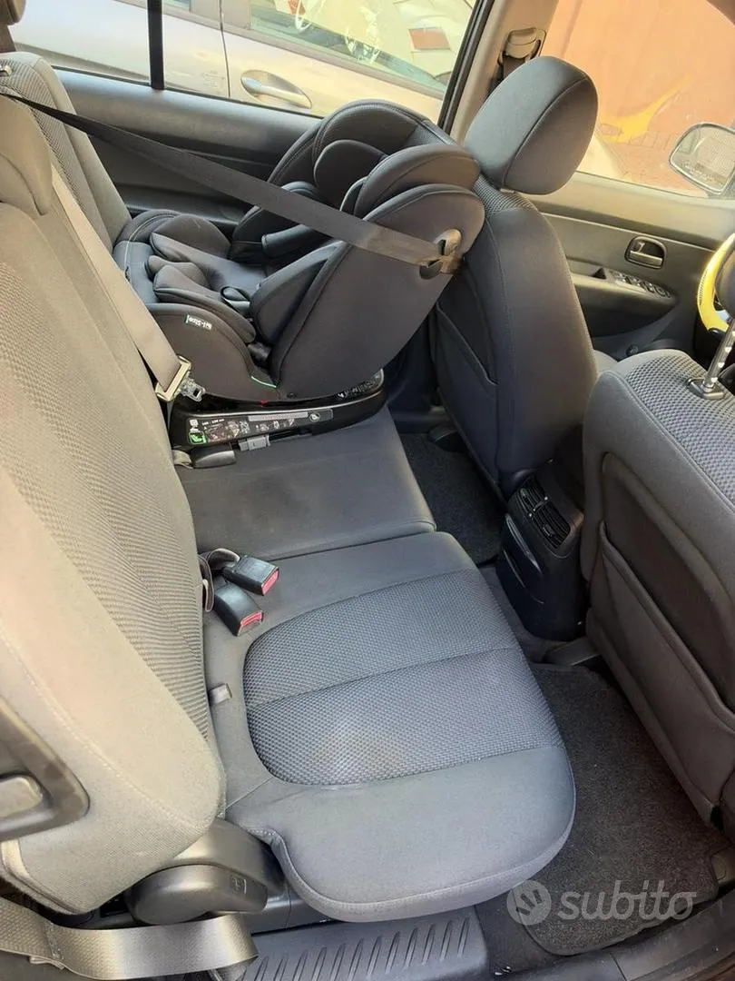 Kia Carens 2009 photo 5