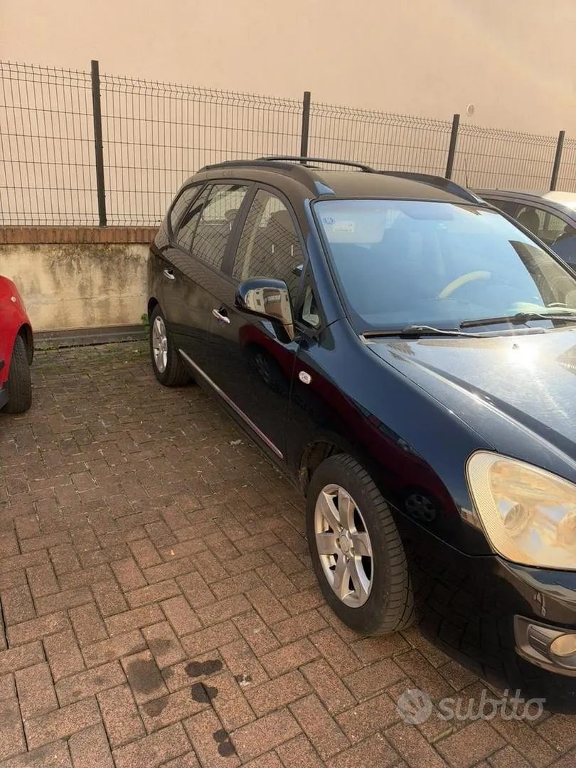 Kia Carens 2009 photo 3