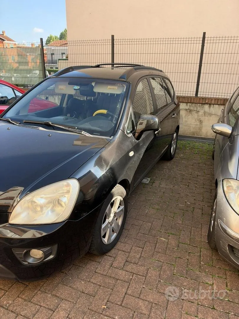 Kia Carens 2009 photo 2