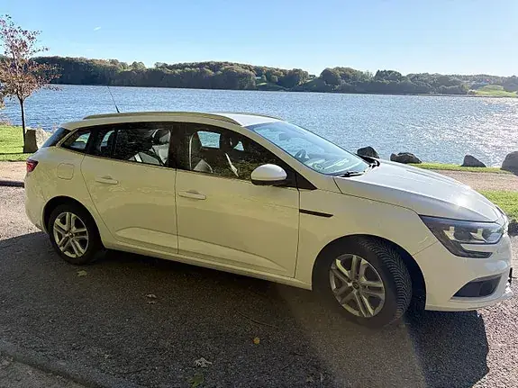 Renault Megane Iv 2017 photo 2