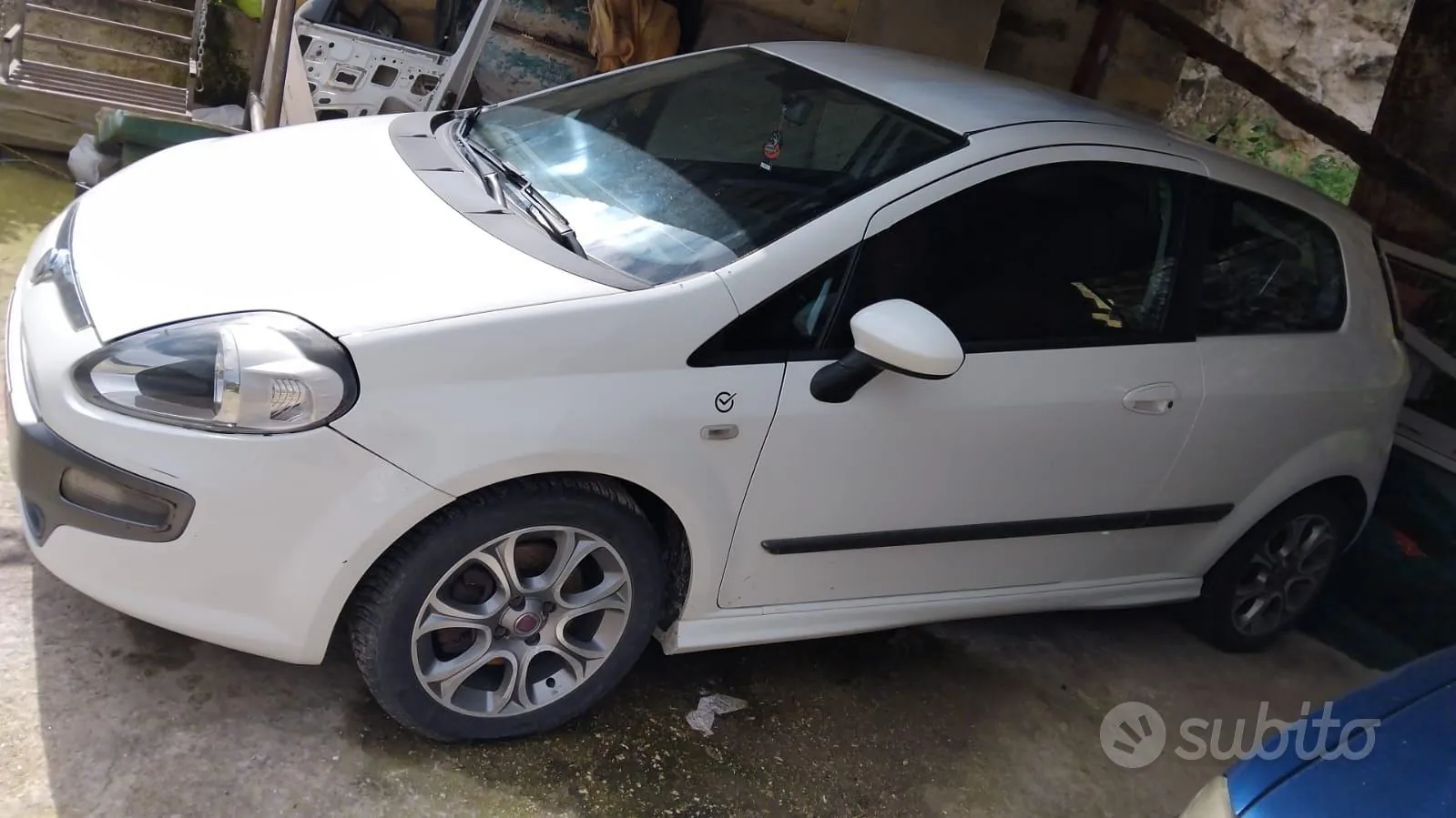 Fiat Grande Punto 2013 photo 4