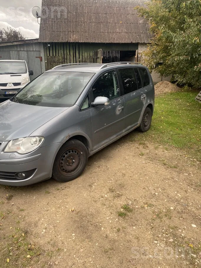 Volkswagen Touran 2007 photo 2