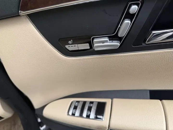 Mercedes-Benz S-Class 2006 photo 2