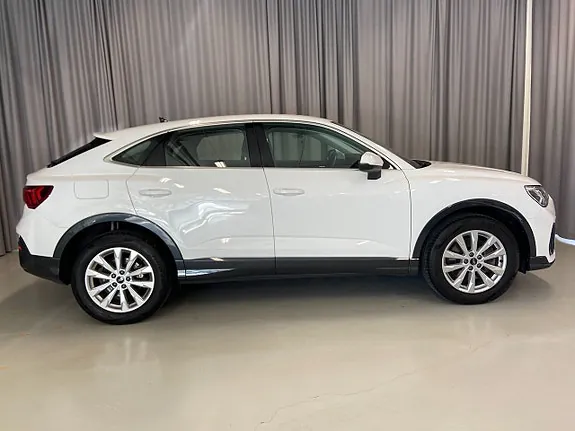 Audi Q3 2023 photo 4